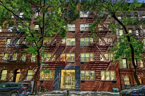 321 E 89th St #2B, New York, NY 10128