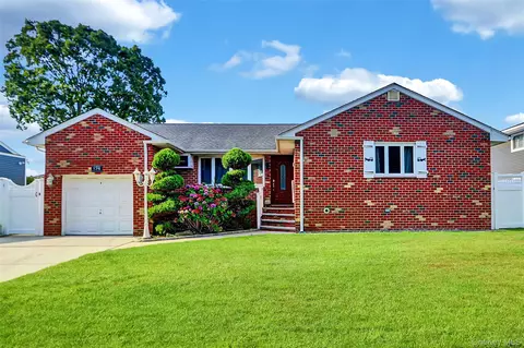176 N Elm St, Massapequa, NY 11758