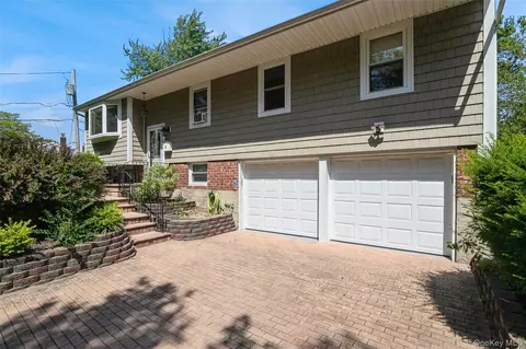 5 Dewey Rd, Commack, NY 11725