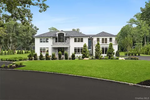 70 Wheatley Rd, Glen Head, NY 11545