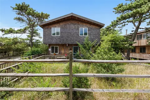 100 Clipper, Ocean Beach, NY 11770