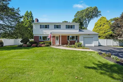 7 Roderick Ct, East Northport, NY 11731