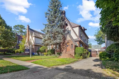 32-16 167th St, Flushing, NY 11358