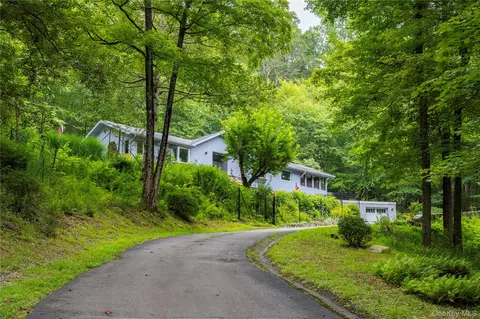 188 Bell Hollow Rd, Putnam Valley, NY 10579