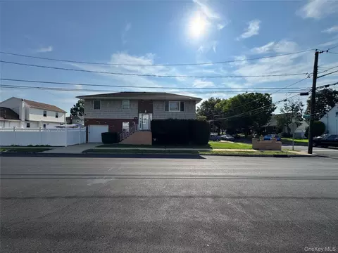 138 Lincoln Rd, Franklin Square, NY 11010