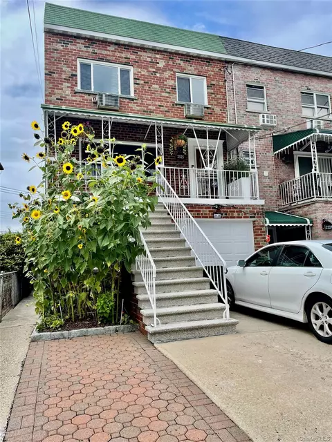 2525 Hone Ave, New York, NY 10469