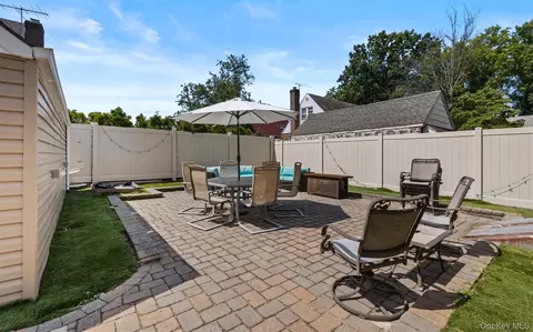 47 Alden Ave, Valley Stream, NY 11580