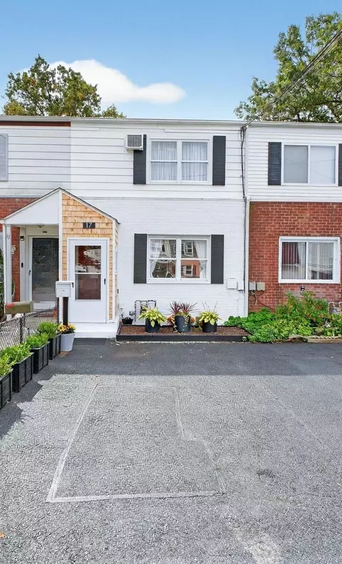 17 S Gilmore Blvd, Wappinger, NY 12590