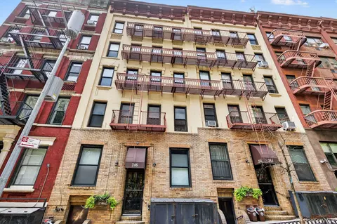 246 E 90th St #4C, New York, NY 10128