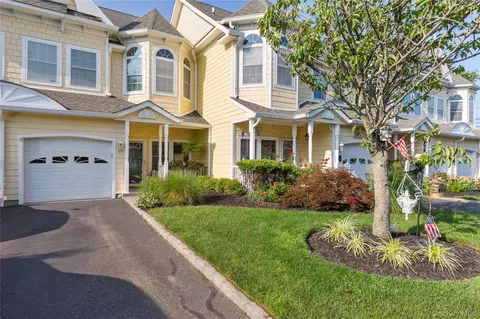 104 Emily Dr, Patchogue, NY 11772