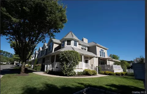 131 Emilys Way, Setauket, NY 11733