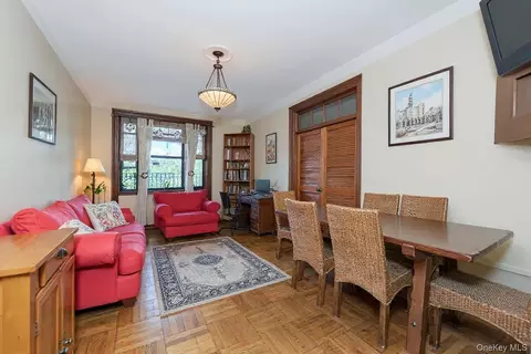 15 Fort Washington Ave #3A, New York, NY 10032