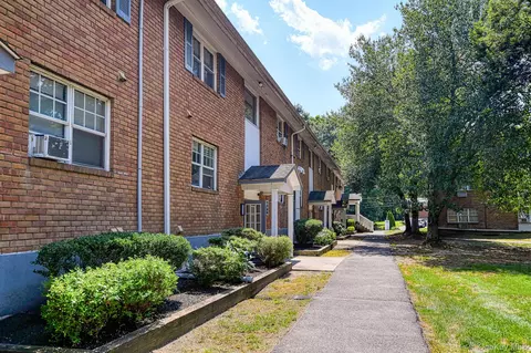 1403 Barclay Mnr #14C, Newburgh, NY 12550