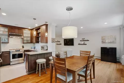 2 Old Mamaroneck Rd #3J, White Plains, NY 10605