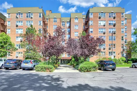 18-40 211 St #1C, New York, NY 11360