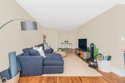 3201 Grand Concourse #2E, New York, NY 10468