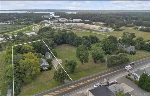 View/Area - 653 Main Rd, Laurel, NY 11948 photo 1 of 8