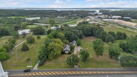 View/Area - 653 Main Rd, Laurel, NY 11948 photo 5 of 8
