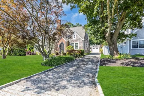 32 Paumanake Rd, Blue Point, NY 11715