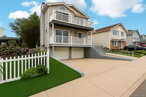 318 E Olive St, Long Beach, NY 11561