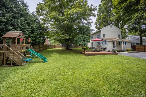 54 North Ave, Pleasant Valley, NY 12569