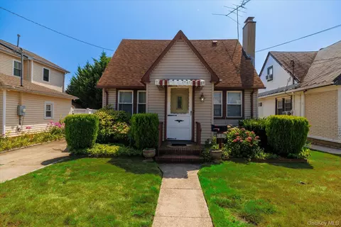 248 New York Ave, Oceanside, NY 11572