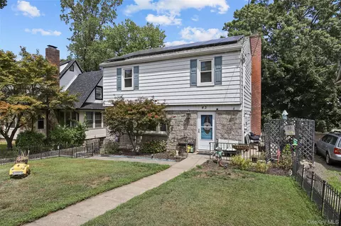 43 Pinebrook Rd, New Rochelle, NY 10801