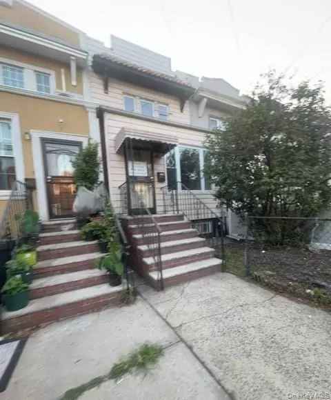 2556 100th St, New York, NY 11369