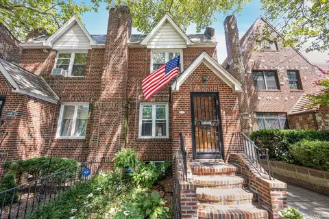 63-47 Dry Harbor Rd, New York, NY 11379