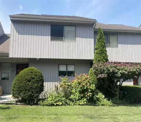 38 Rondout Hbr, Port Ewen, NY 12466