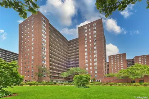 98-20 62 Dr #6D, Rego Park, NY 11374