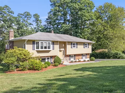 2862 Mead St, Yorktown, NY 10598