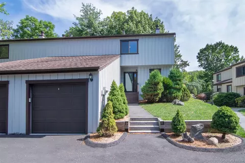 272 Birch Ln, Greenburgh, NY 10533