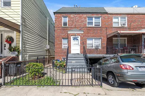 25-14 44th St, New York, NY 11103