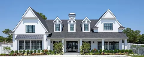 150 August Cir, Elwood, NY 11731