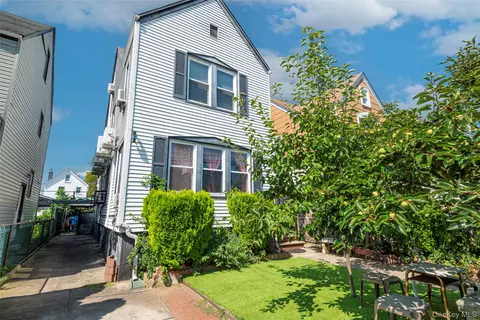 90-44 187 St, New York, NY 11423