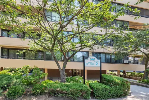 10-11 162nd St #7D, Whitestone, NY 11357