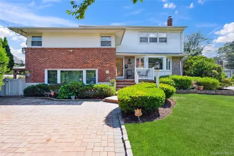 402 Maple St, West Hempstead, NY 11552