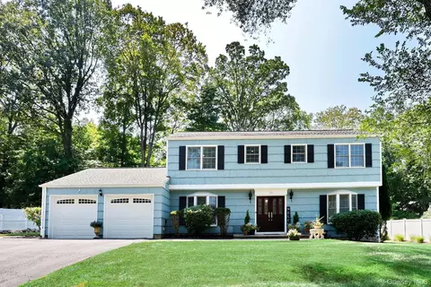 19 Yorkshire Dr, Ramapo, NY 10901
