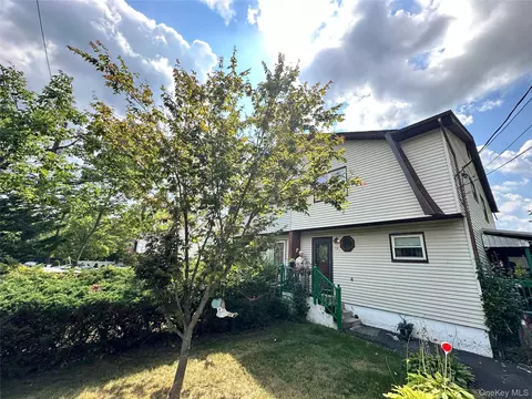 76 Division Ave, Ramapo, NY 10977