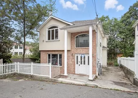 99 Excelsior Ave, Staten Island, NY 10309