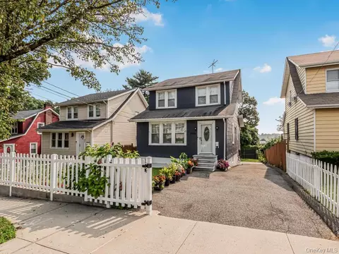 3992 Rombouts Ave, New York, NY 10466