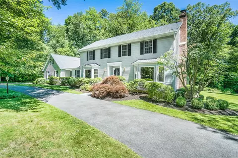 7 Hilltop Rd, Lewisboro, NY 10597
