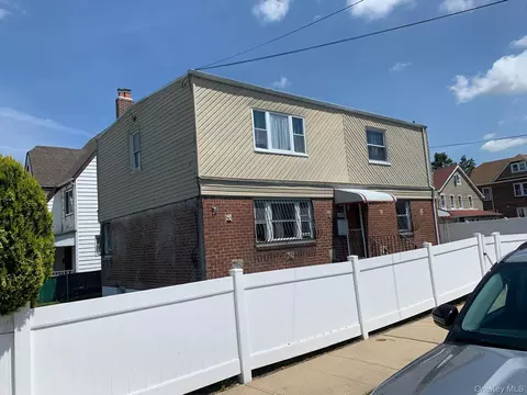 217-05 104th Ave, New York, NY 11429