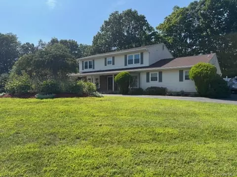 4 Tory Cir, Orangetown, NY 10983