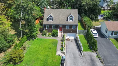 73 Mitchell Dr, Sound Beach, NY 11789