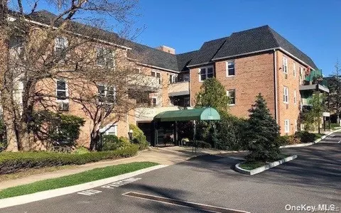 570 Broadway #22A, Lynbrook, NY 11563