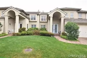 262 Altessa Blvd #262, Melville, NY 11747