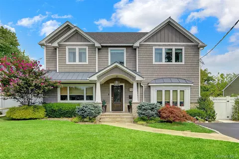 86 Unqua Rd, Massapequa, NY 11758