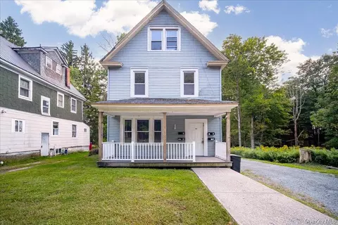 55 High St, Thompson, NY 12701